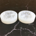 Molde Silicona Flor Margarita Diy Aromaterapia Jabones Velas Color Blanco Con Agujero - Imagen 2