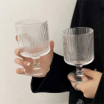 Vaso Copa De Vidrio Con Pie A Rayas Transparente - Imagen 2