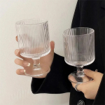 Vaso Copa De Vidrio Con Pie A Rayas Transparente - Imagen 2