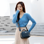 Bandolera Cartera Mano Hombro De Dama Correa Con Diseño Love Acabado De Los Herrajes Oro Color Rosa Correa De Hombro Negro Diseño De La Tela Lisa - Imagen 4