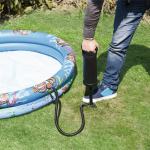 Inflador Manual Portátil Bestway 62002 Para Camping, Doméstico, Hogar Color Negro 4psi - Imagen 4