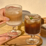 Vaso Copa De Vidrio Con Pie A Rayas Transparente - Imagen 4